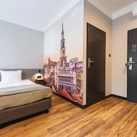 Stary Rynek Old Market Apartahotel 3*